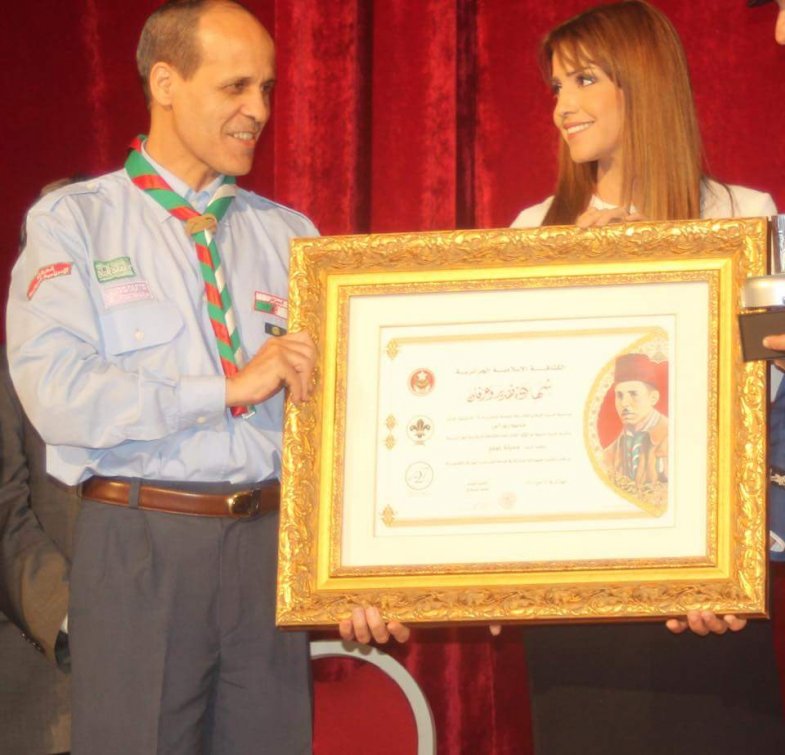الكشافة الجزائرية تكرم الزميلة وسيلة عولمي