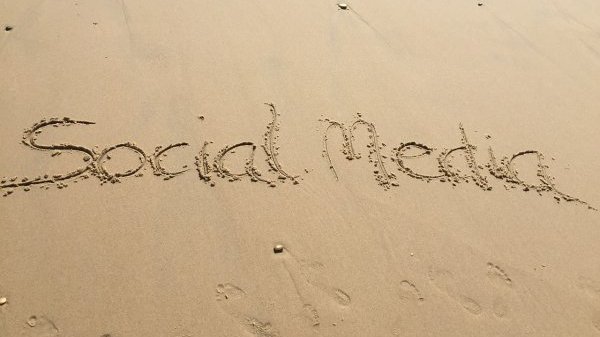 وسائل التواصل الاجتماعي وآليات جديدة لتشكيل الرأي العام