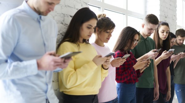 الوجه الآخر لاستخدام منصات التواصل الاجتماعي